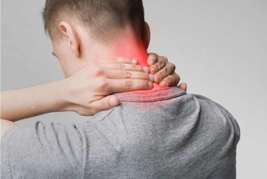 Đau vai gáy ở người trẻ và kinh nghiệm xử lý