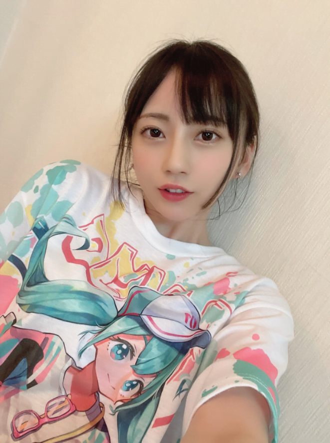 Mia Nanasawa (七沢みあ) 